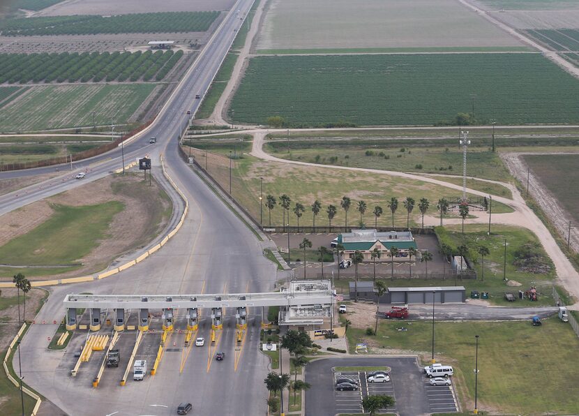 El Puente Internacional de Pharr, en un día de poco tráfico. (Ryan Michalesko/The Dallas...