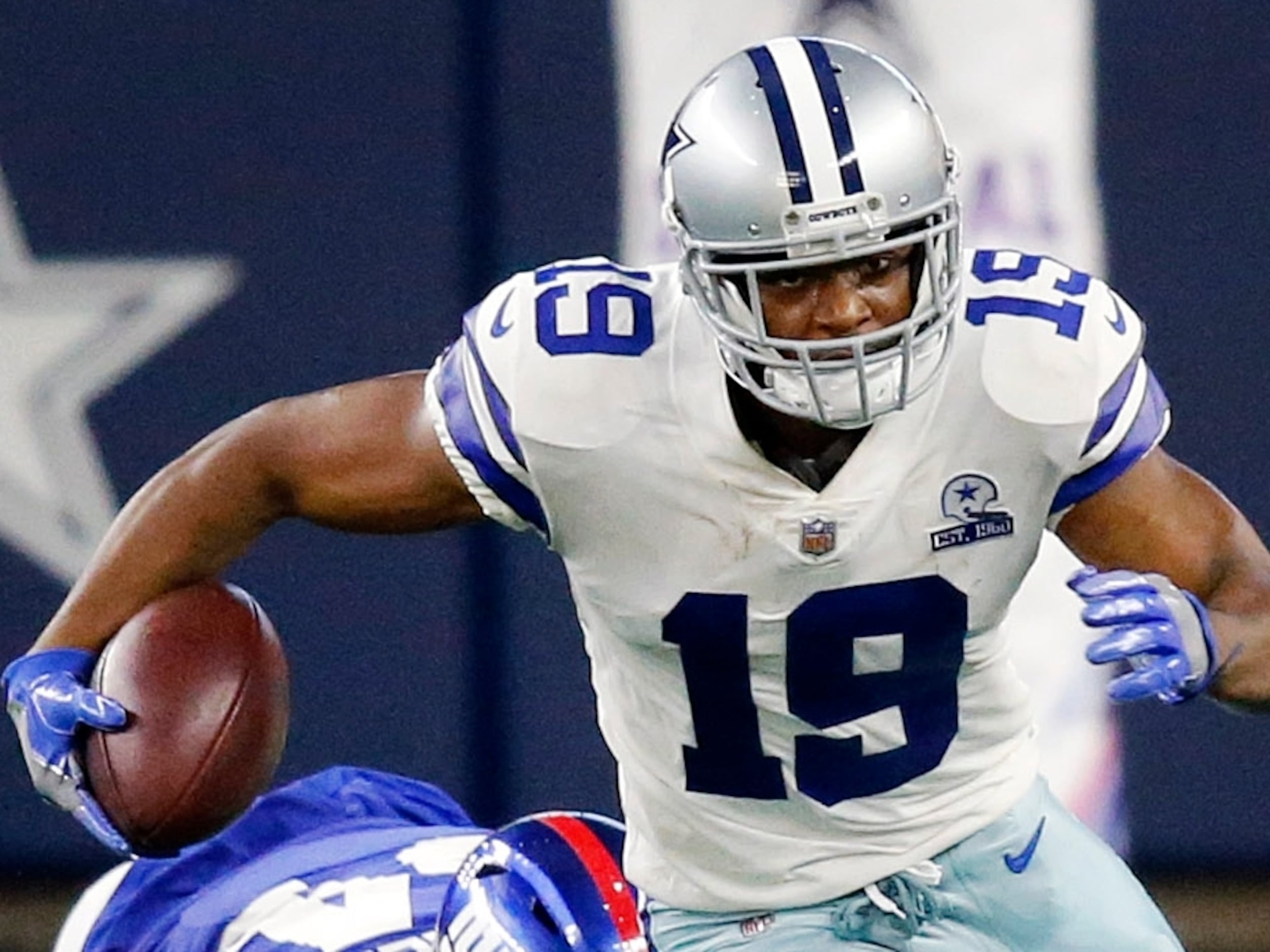 Dallas Cowboys wide receiver Amari Cooper (19) during the first