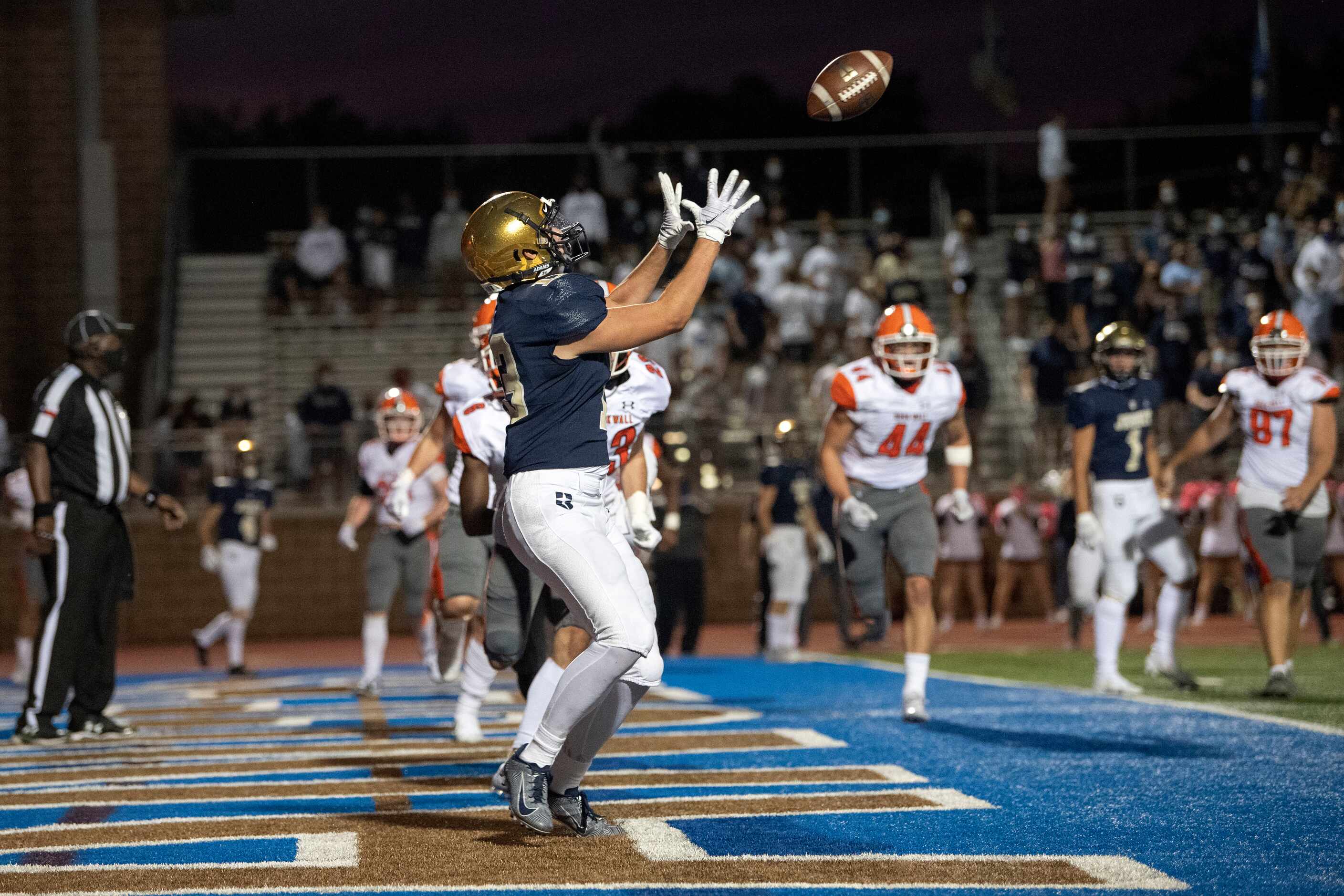 Jesuit senior wide receiver Ryan Schurr (13) hauls in a two-point conversion against...