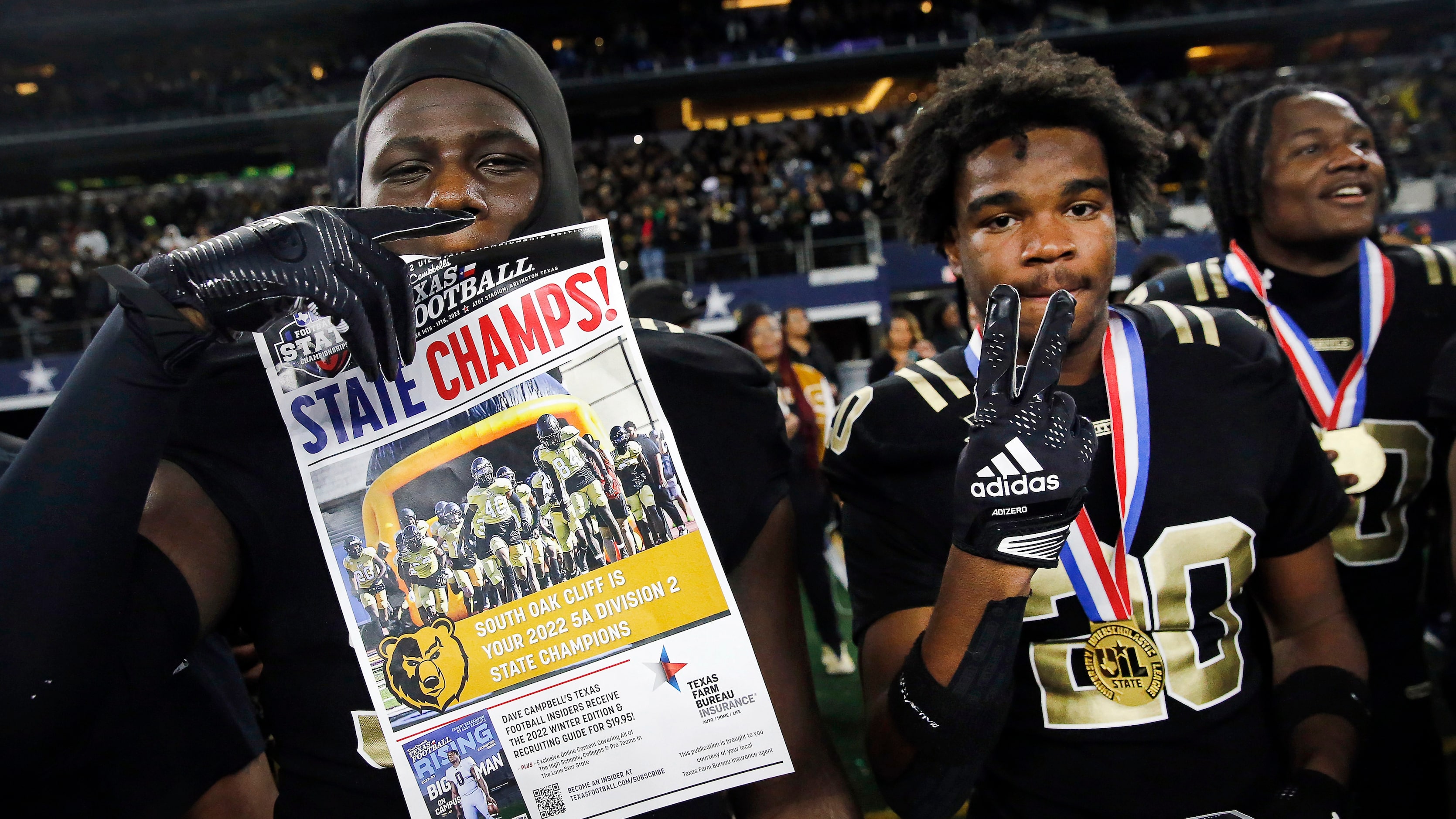 South Oak Cliff offensive lineman Kel Vohn Kendricks (left) and defensive back Sultan...