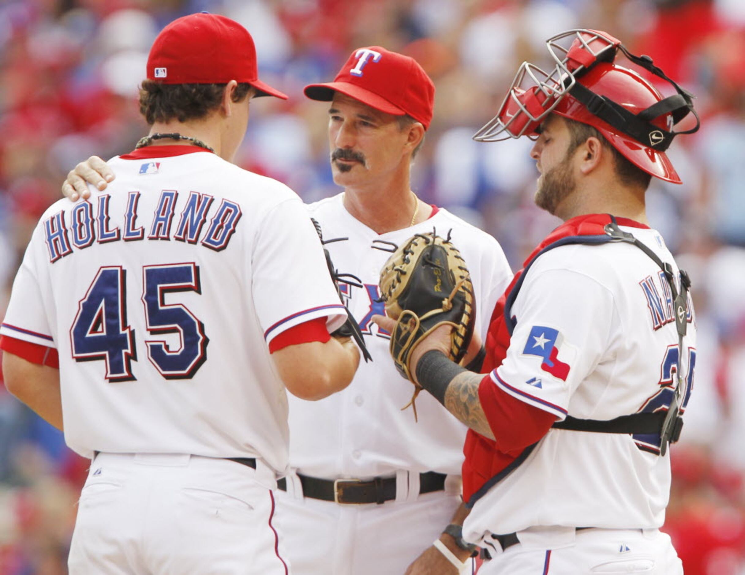Texas Rangers hire Mike Maddux as pitching coach, ex-Royals GM