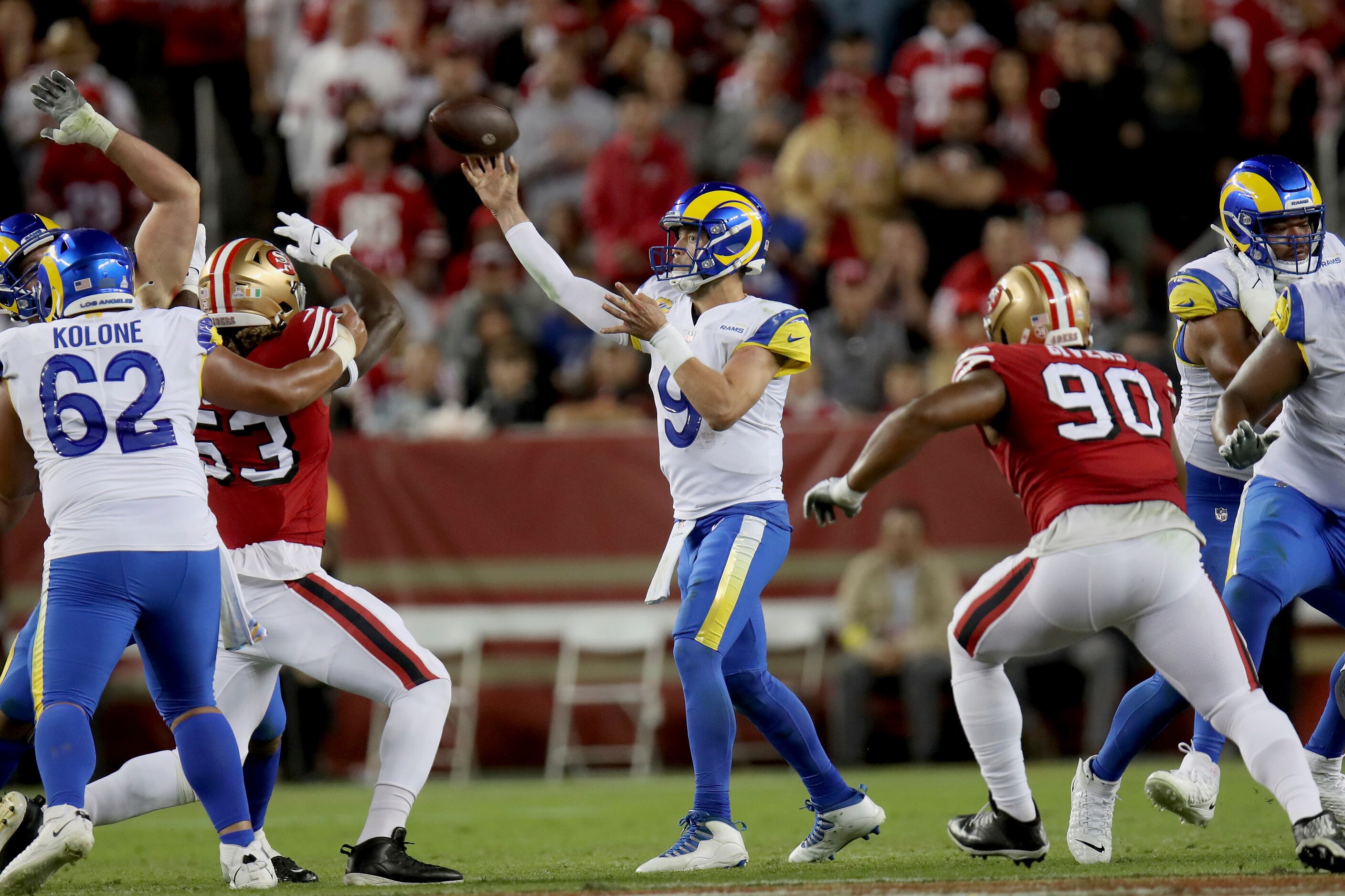 Watch: Matt Stafford working out, throwing no-look passes with Rams