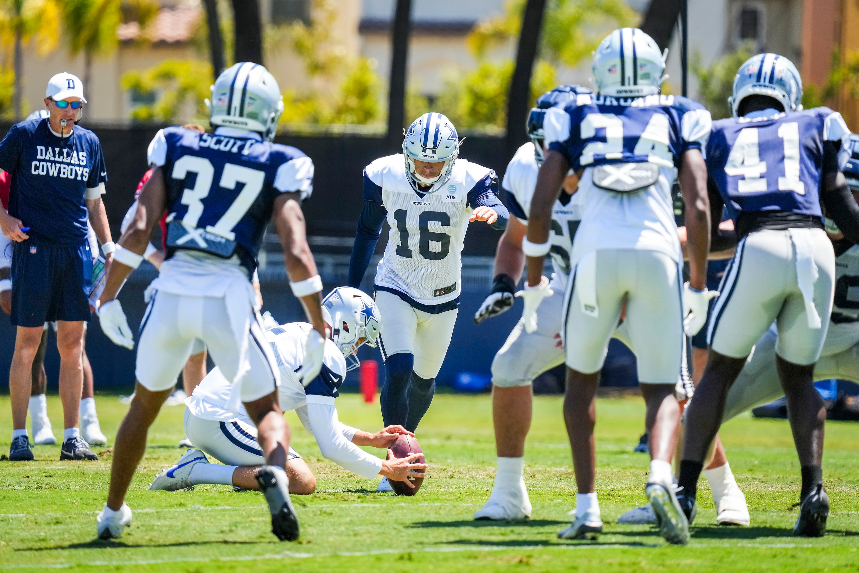 Dallas Cowboys kicker Tristan Vizcaino (16) attempts a field goal from the hold of punter...