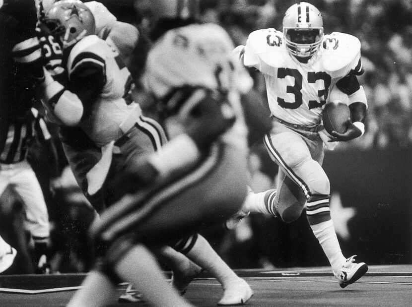 1982 --  Tony Dorsett takes the ball up field against the Buffalo Bills during a pr-season...