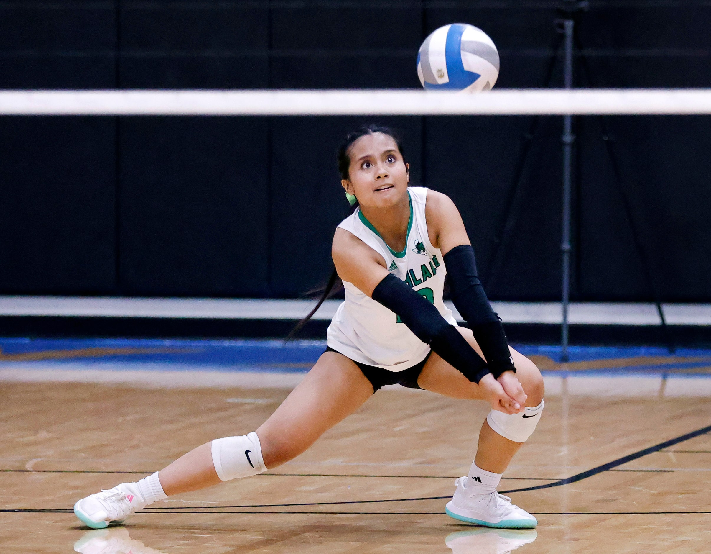 Southlake Carroll’s Audree Hughes (10) returns a  Trophy Club Byron Nelson serve during...