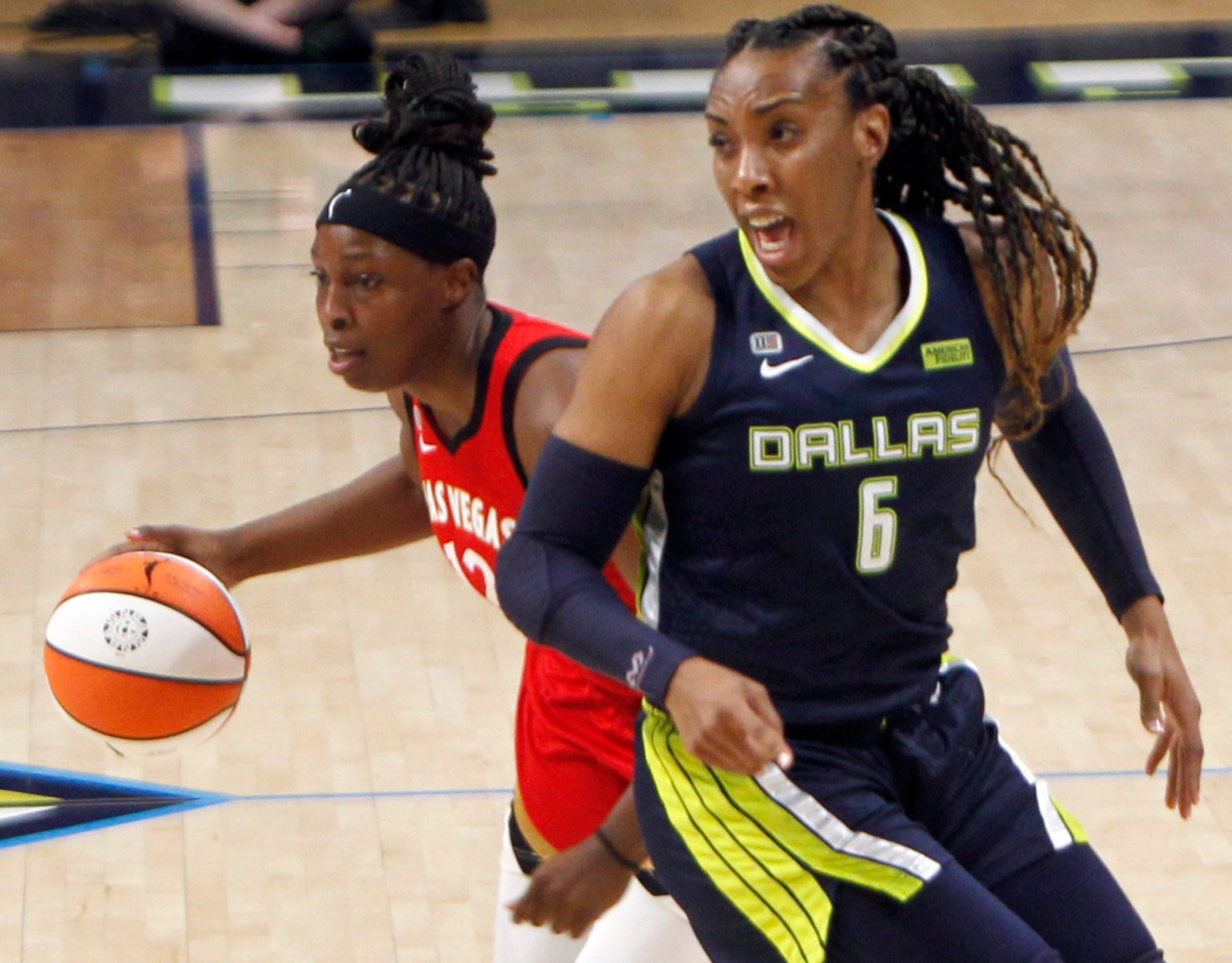 Dallas Wings forward Kayla Thornton (6) works her way back on defense as Las Vegas guard...