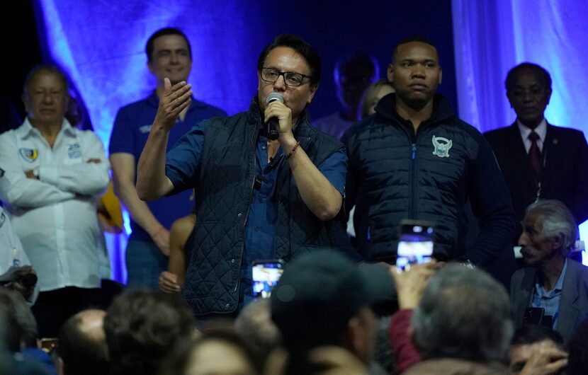 Fernando Villavicencio habla durante su acto de campaña en Quito, minutos antes de ser...