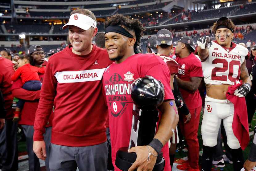 Oklahoma Sooners quarterback Kyler Murray (right) and head coach Lincoln Riley pose with the...