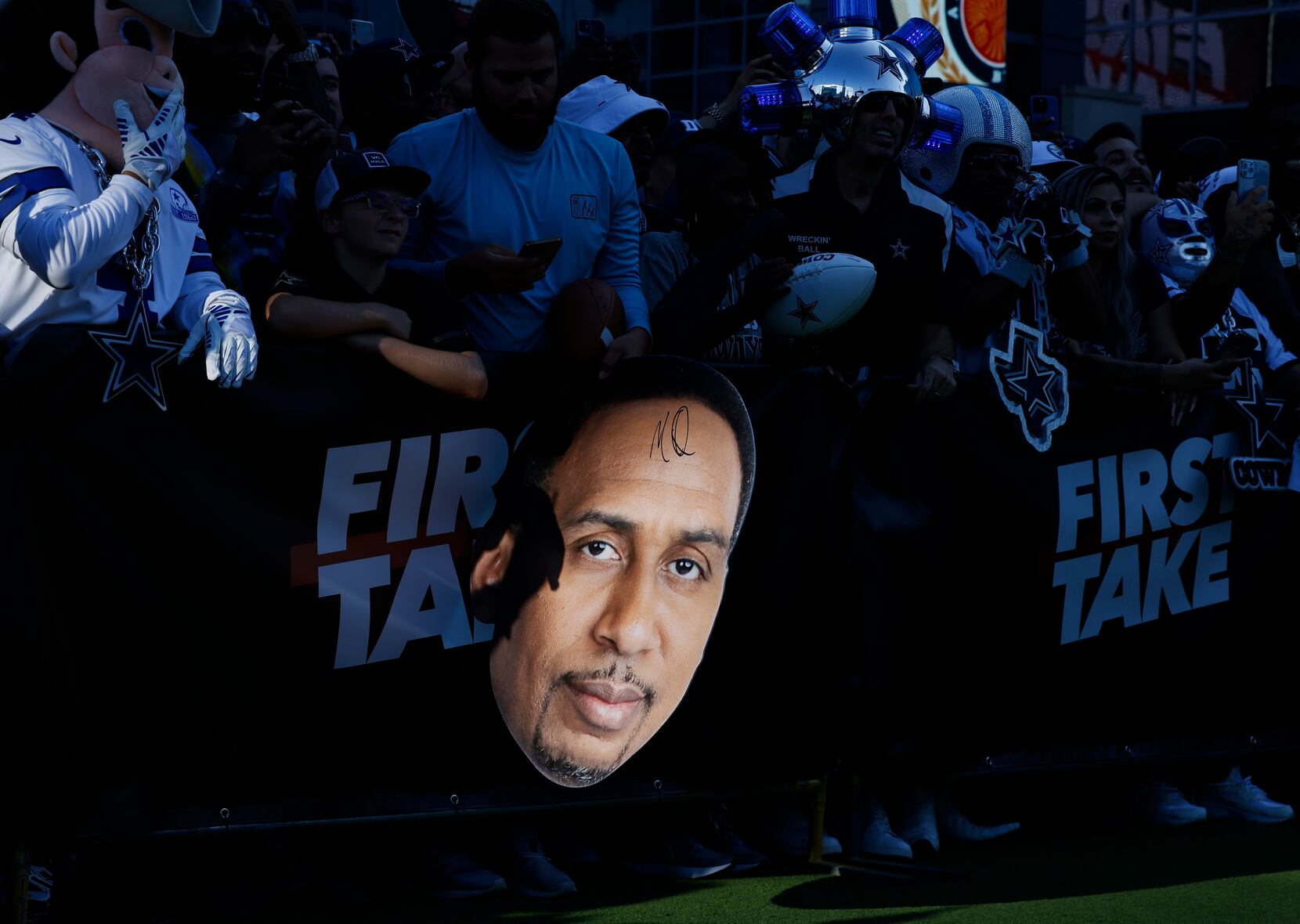 Q&A with ESPN's Stephen A. Smith: Hatred of Cowboys fans, meeting Jerry  Jones and more