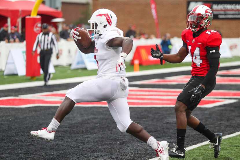 FILE - In this Oct. 28, 2017, file photo, Florida Atlantic running back Devin Singletary (5)...