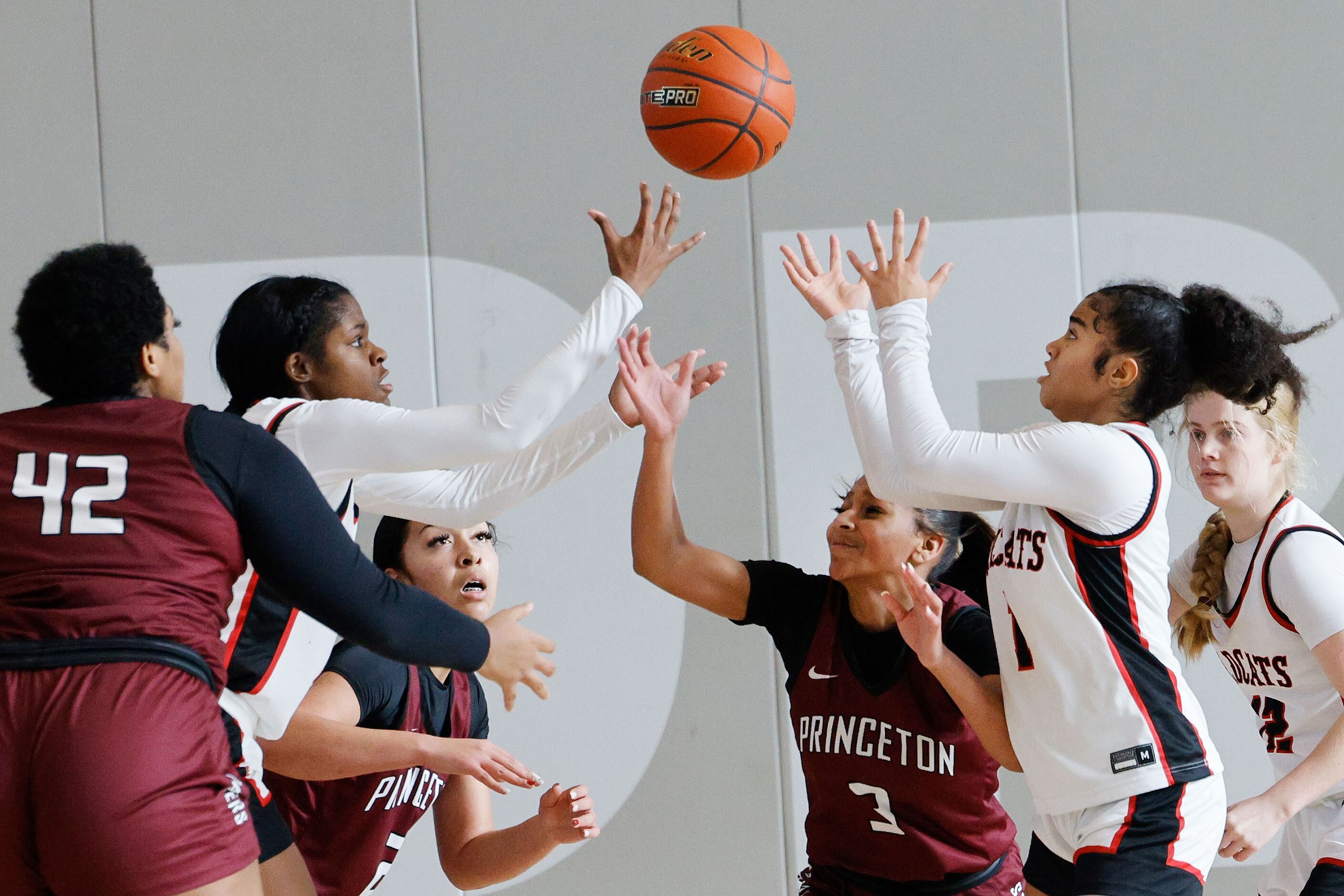 Thursday girls basketball: Timberview downs Arkansas' top team; SL  Carroll's sister act