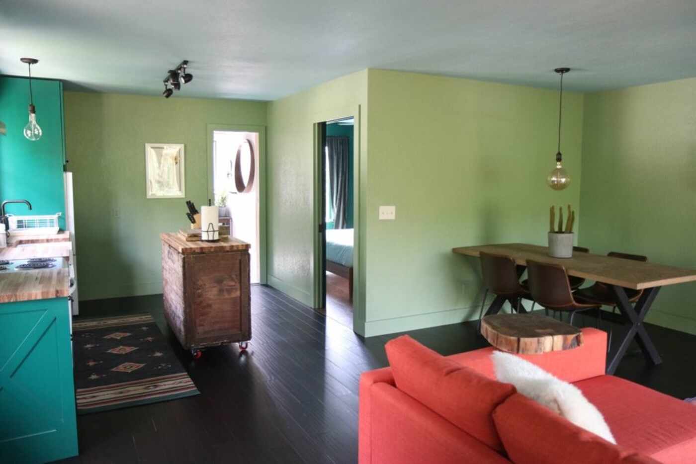A look at the The Green Escape on the Devil's Backbone listing on VRBO.