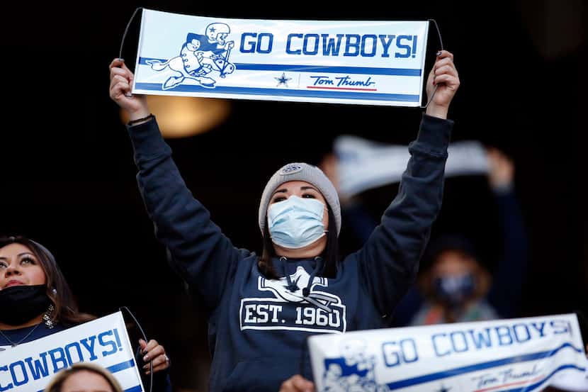 Los seguidores de los Dallas Cowboys mantienen la esperanza de ver a su equipo en los...