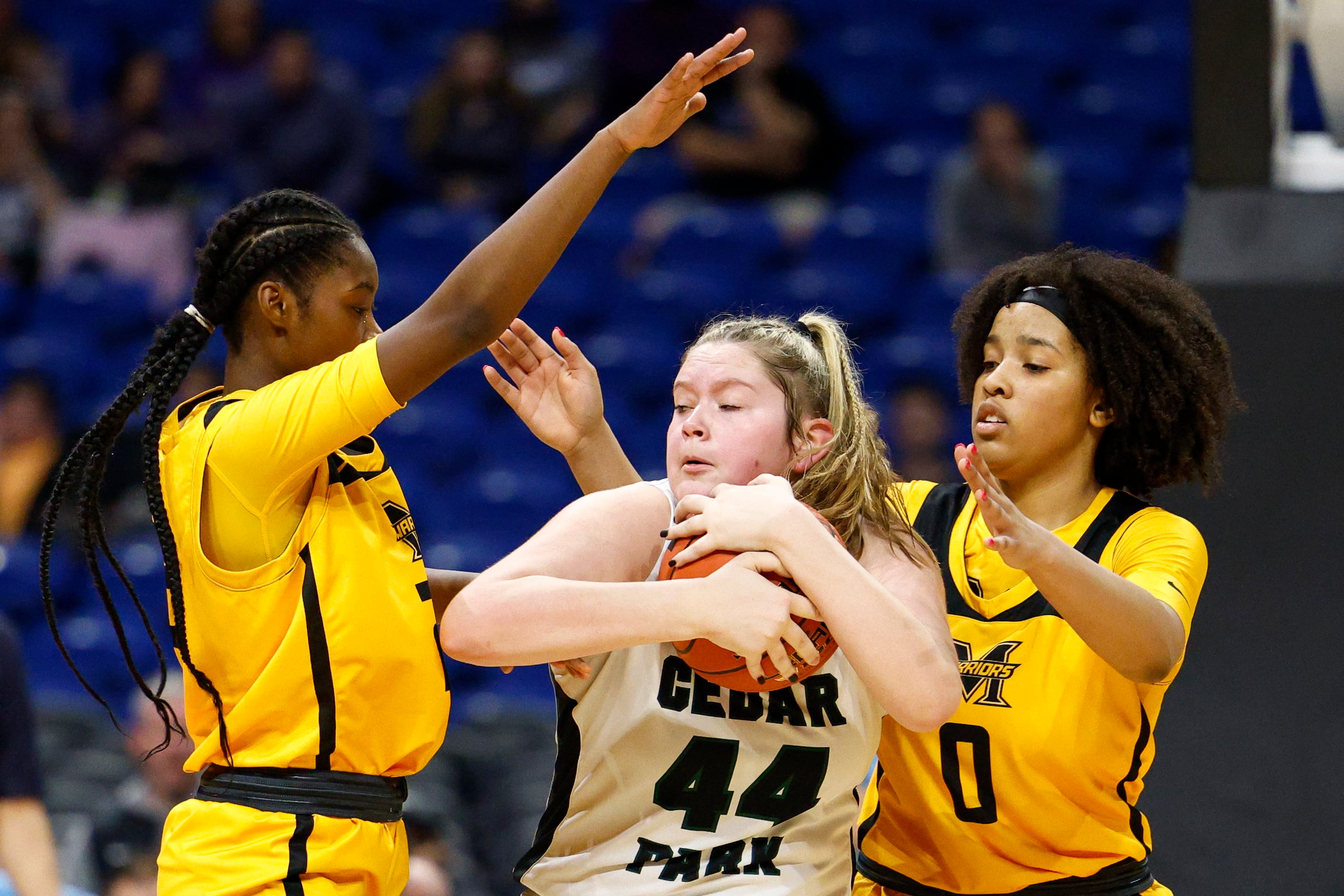 Frisco Memorial guard Brynn Lusby (0) and Frisco Memorial guard Makayla Vation (25) trap...