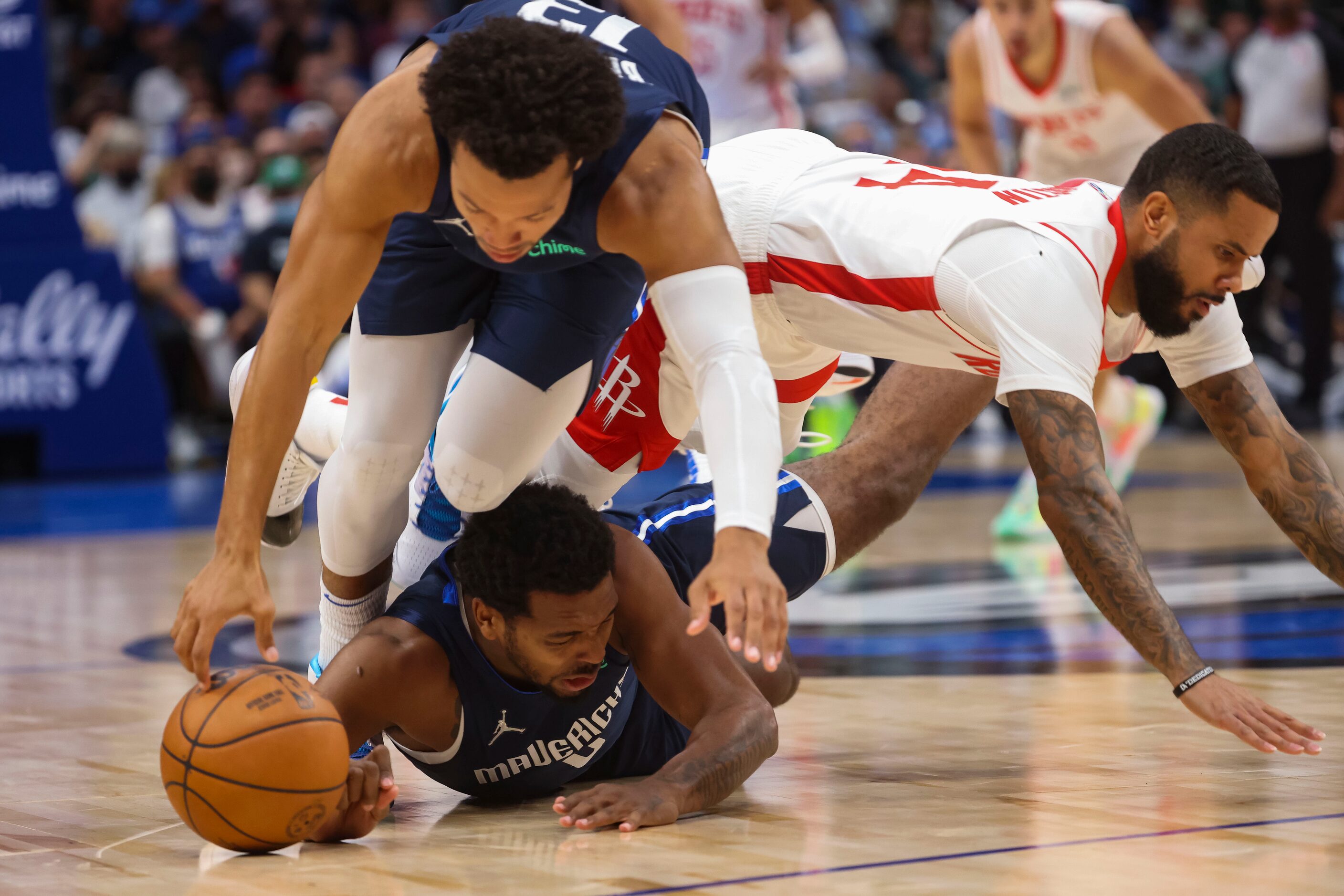 Dallas Mavericks forward Sterling Brown (0), Dallas Mavericks guard Jalen Brunson (13) and...