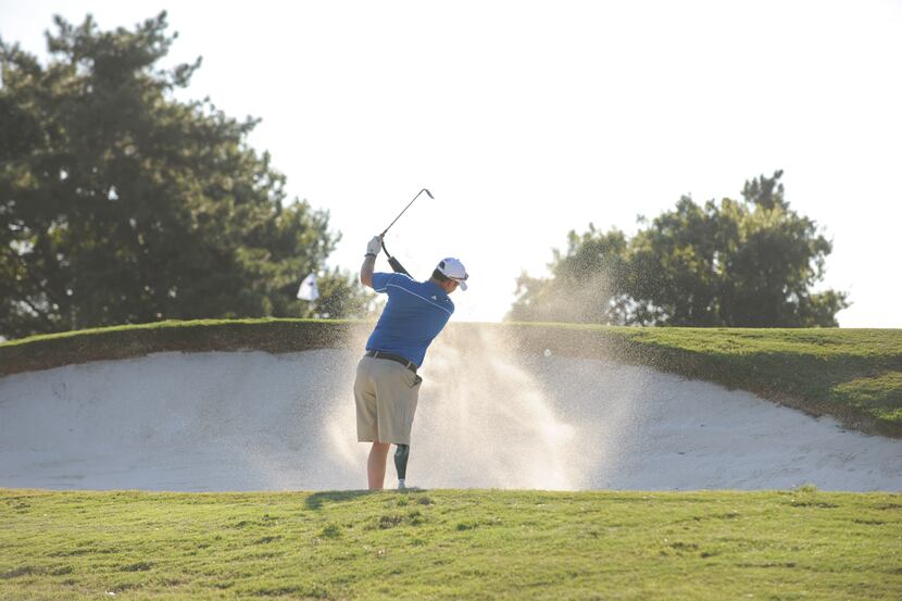 Bobby Dove's prosthetic leg malfunctioned during the Warrior Open Golf tournament, but a...