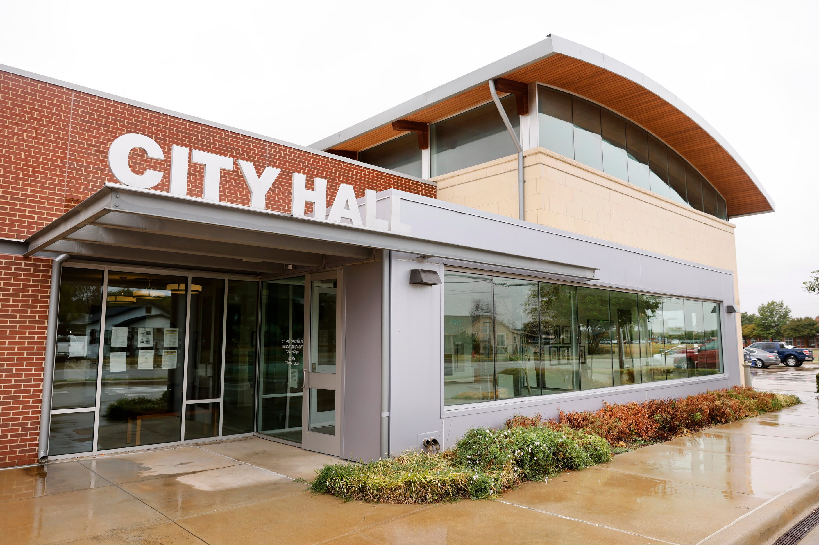 The Saginaw City Hall is on West McLeroy Boulevard.