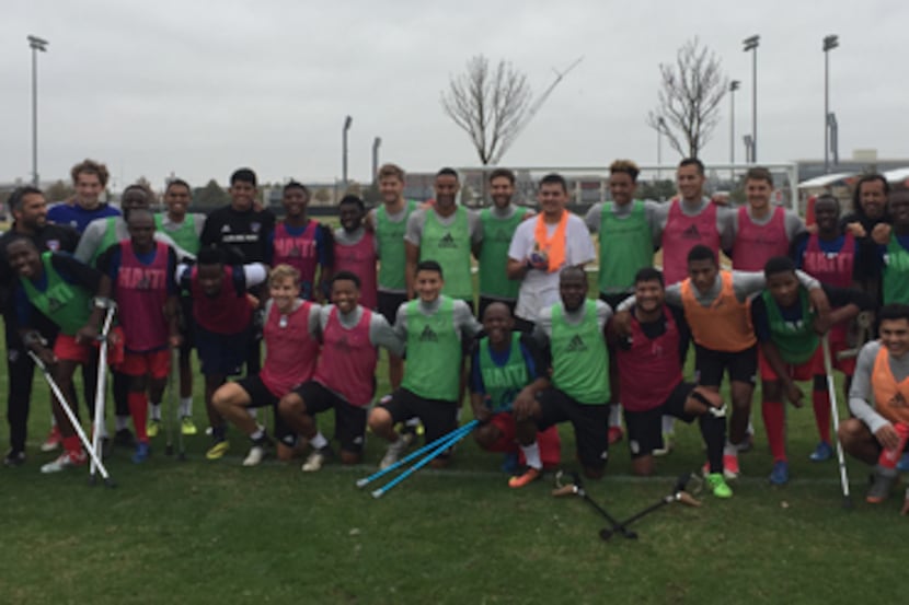 FC Dallas and a unified amputee team at FCD training (Nov. 16, 2017)