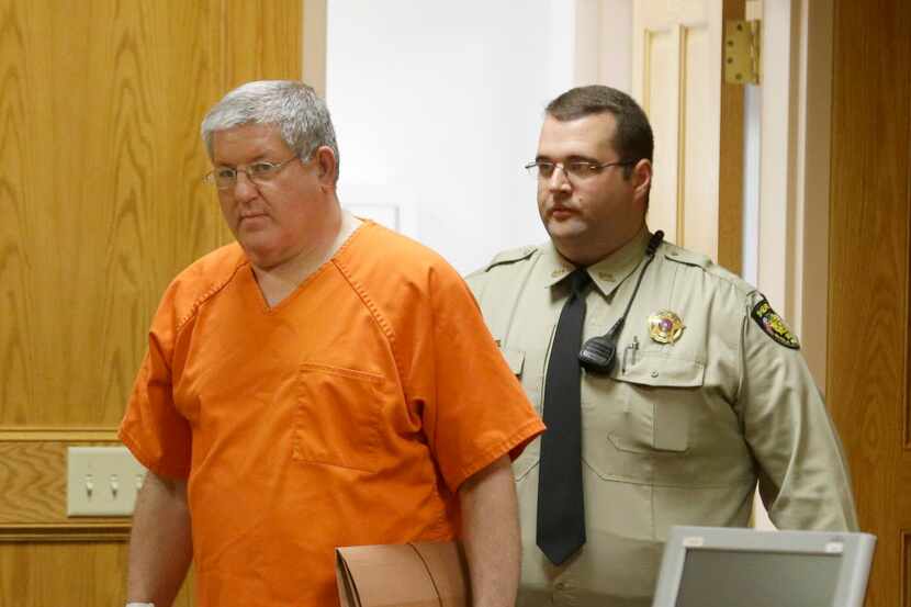  Bernie Tiede walks into a court before a hearing granting his release at the Panola County...