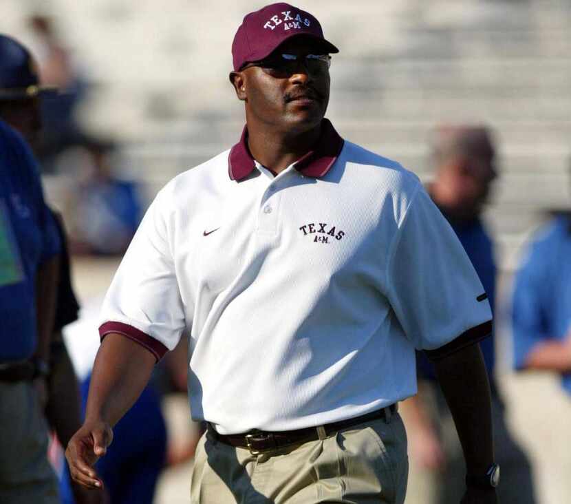 Sumlin as an assistant coach at A&M in 2002. (John F. Rhodes / The Dallas Morning News)