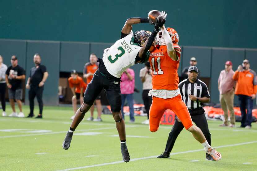 DeSoto’s Devyn Bobby (3) breaks up a pass intended for Rockwall’s Caden Marshall (11) ...