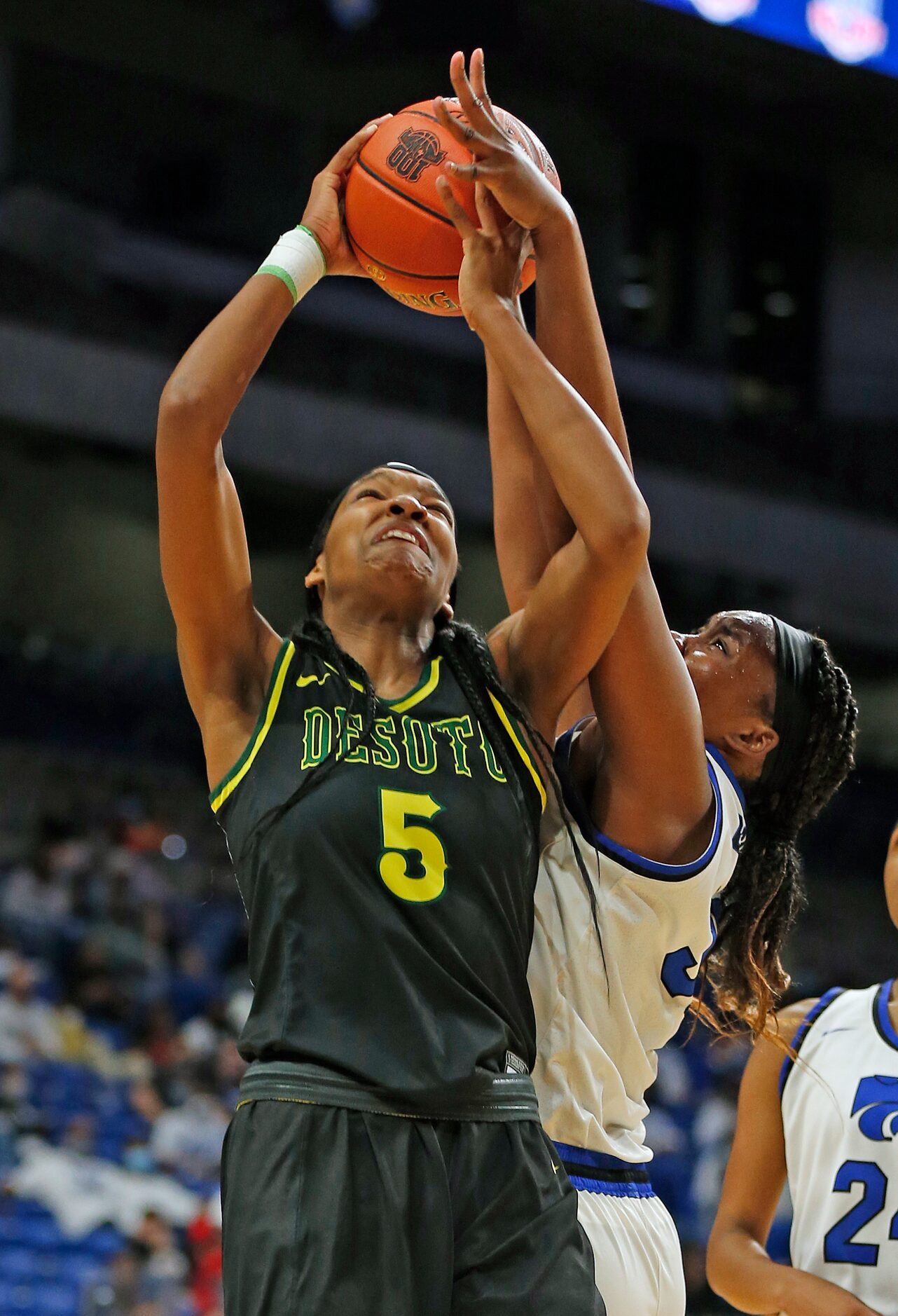 DeSoto Sa’Myah Smith #5 is found by Cypress Creek Taylor Jackson #32. DeSoto vs. Cypress...