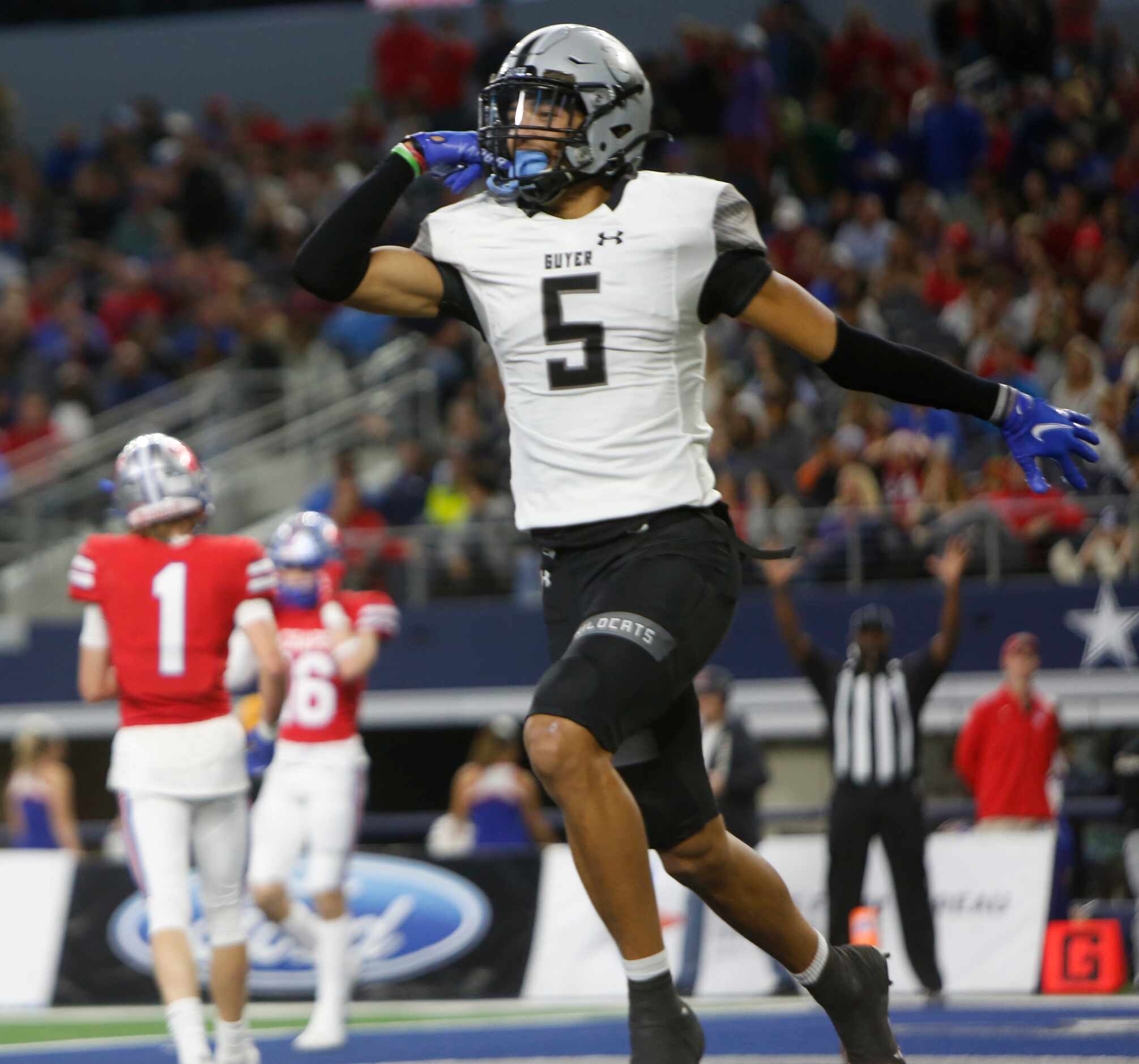 Denton Guyer receiver Jace Wilson (5) celebrates his first quarter receiving touchdown...