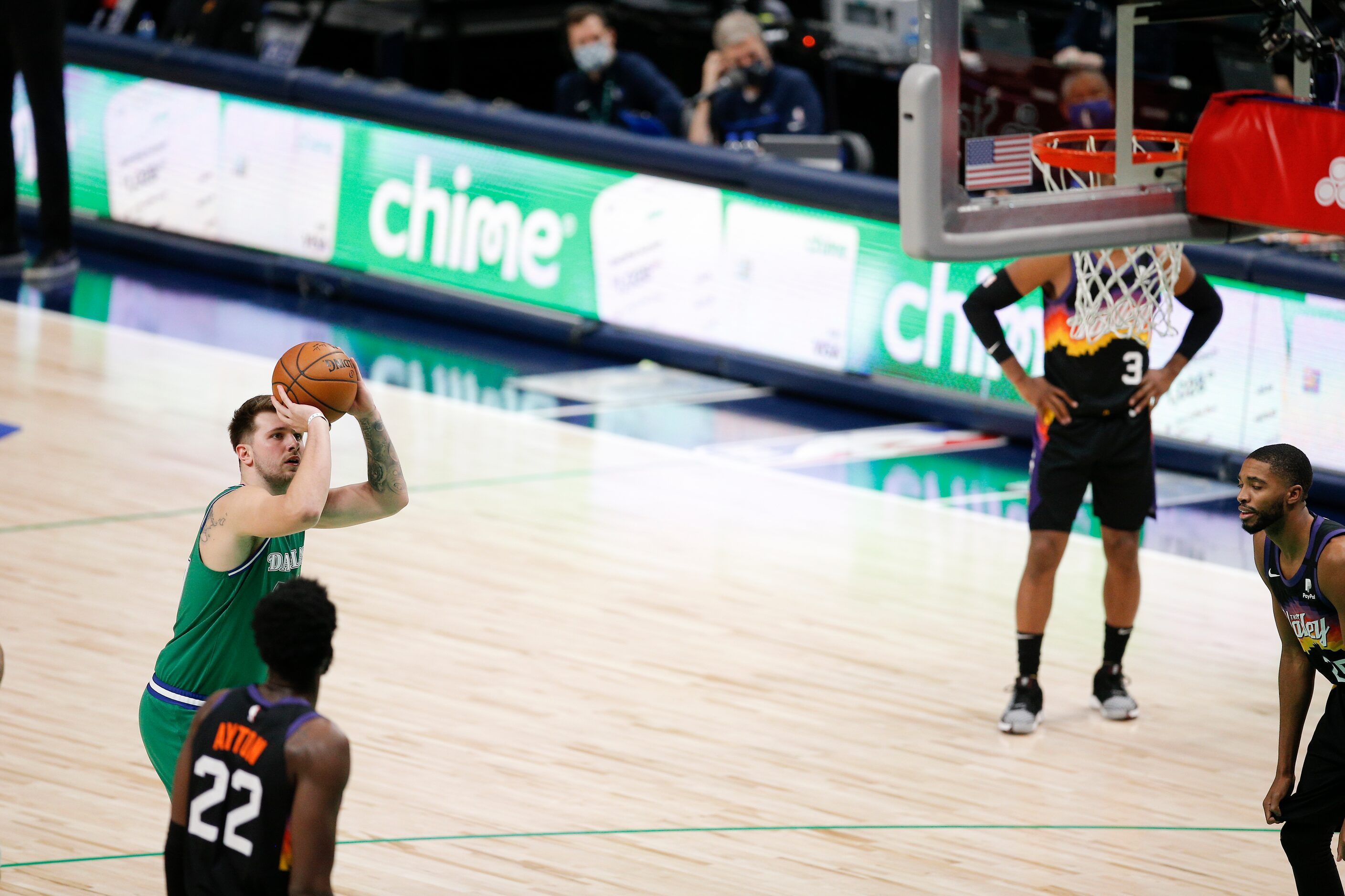 Dallas Mavericks guard Luka Doncic (77) attempts a free throw during the second half of an...