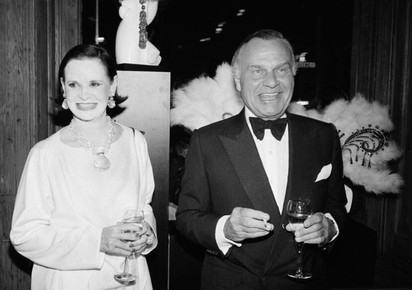 In this Nov. 9, 1982 file photo, fashion designers Gloria Vanderbilt, left, and Bill Blass...