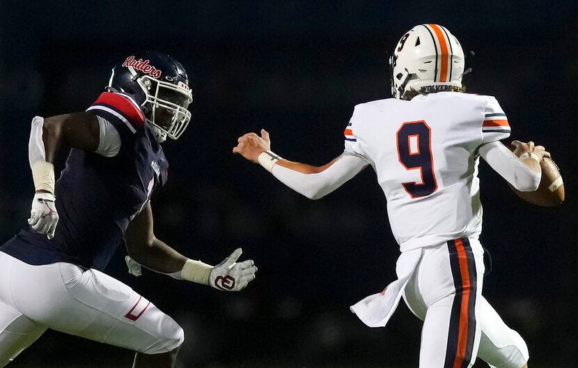 Denton Ryan defensive lineman MarQuice Hill (1) flushes Frisco Wakeland quarterback Brennan...