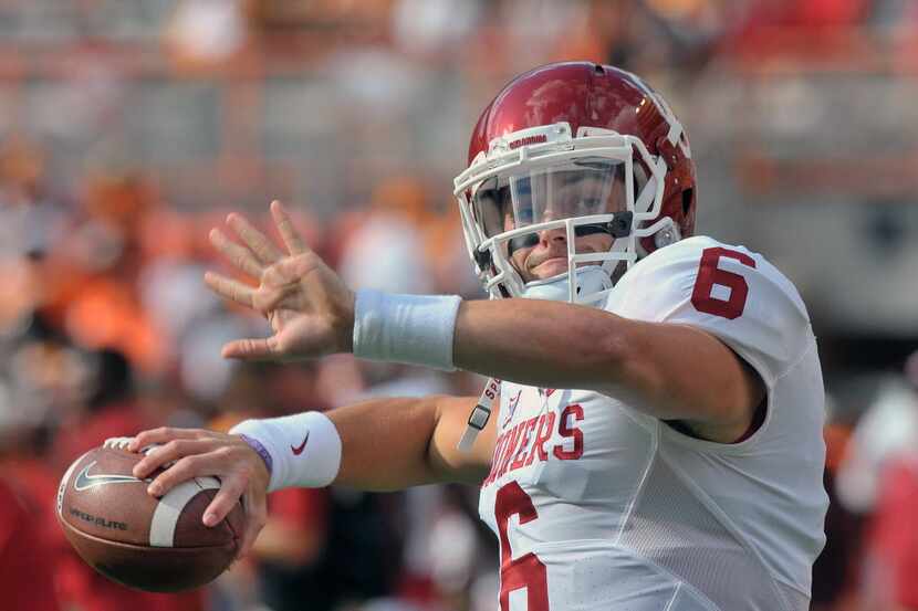 Sep 12, 2015; Knoxville, TN, USA; Oklahoma Sooners quarterback Baker Mayfield (6) passes the...