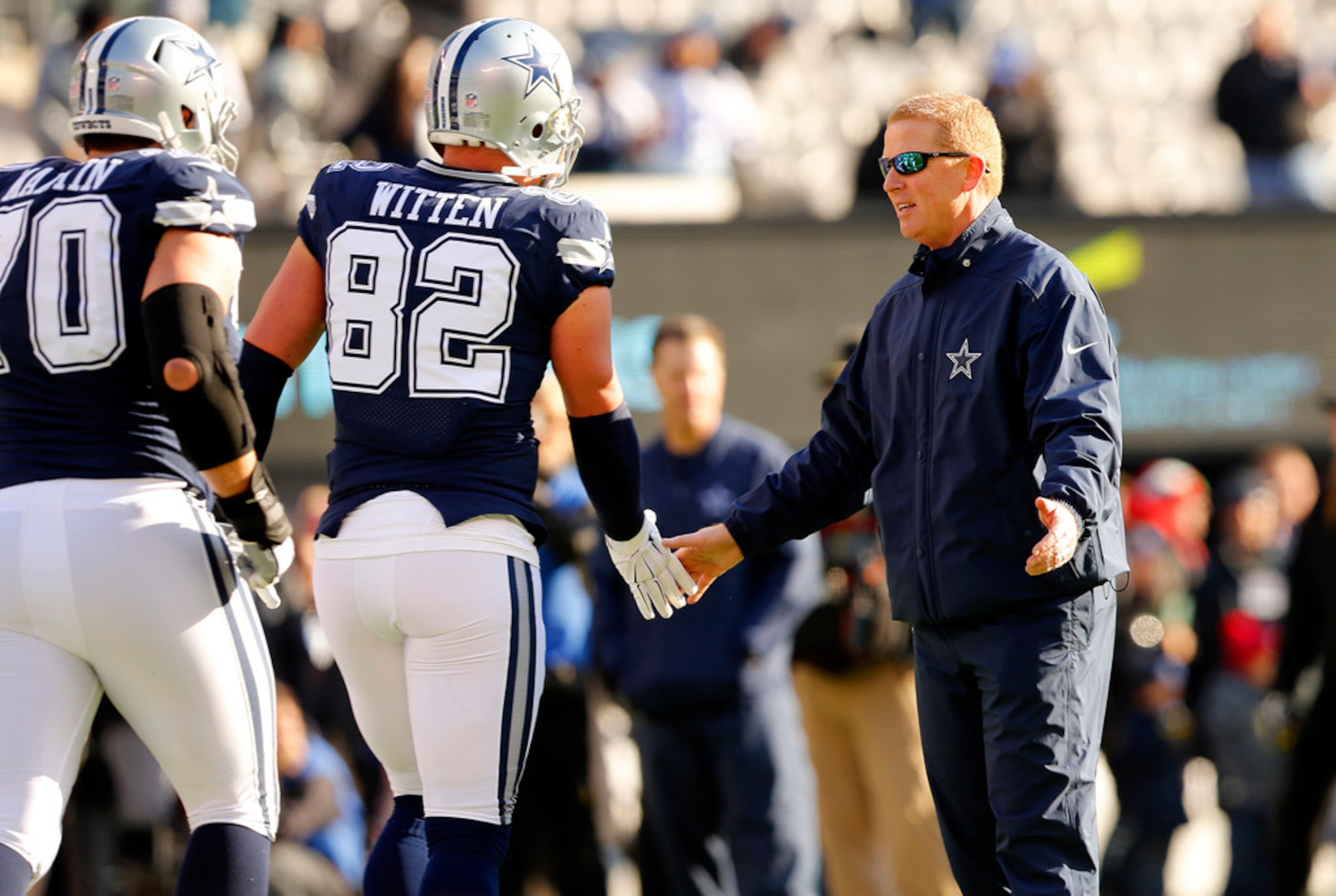 Garrett guy' or not, Jason Witten takes up for Dez Bryant while calling his  first Cowboys game for MNF