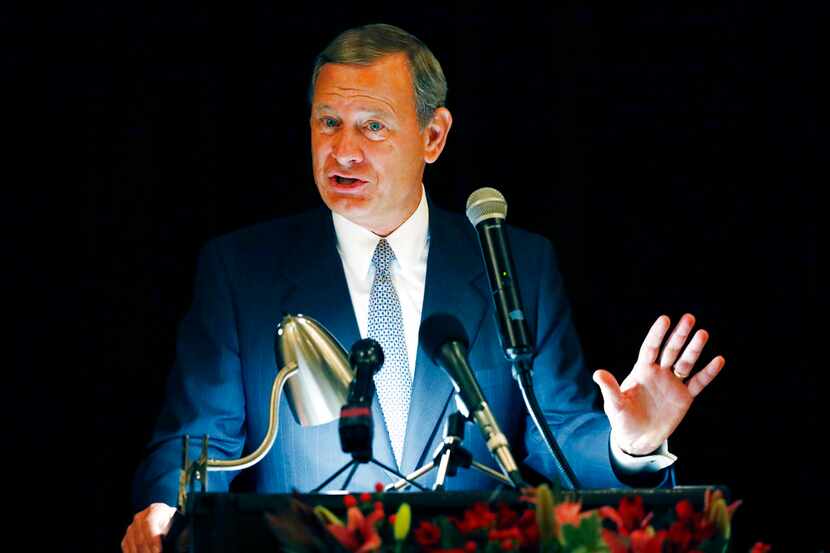 El presidente de la Corte Suprema de Estados Unidos John Roberts en un evento en Jackson,...