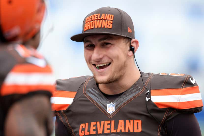 Oct 4, 2015; San Diego, CA, USA; Cleveland Browns quarterback Johnny Manziel (2) smiles on...