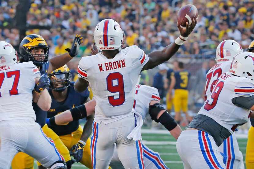 Southern Methodist Mustangs quarterback William Brown (9) throws a pass during the SMU...