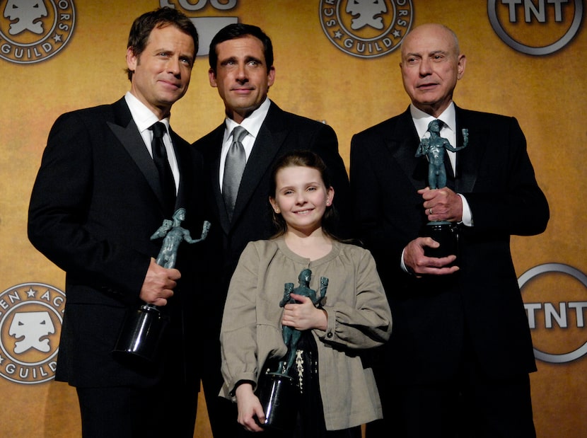 ARCHIVO - Greg Kinnear, de izquierda a derecha, Steve Carell, Abigail Breslin y Alan Arkin...