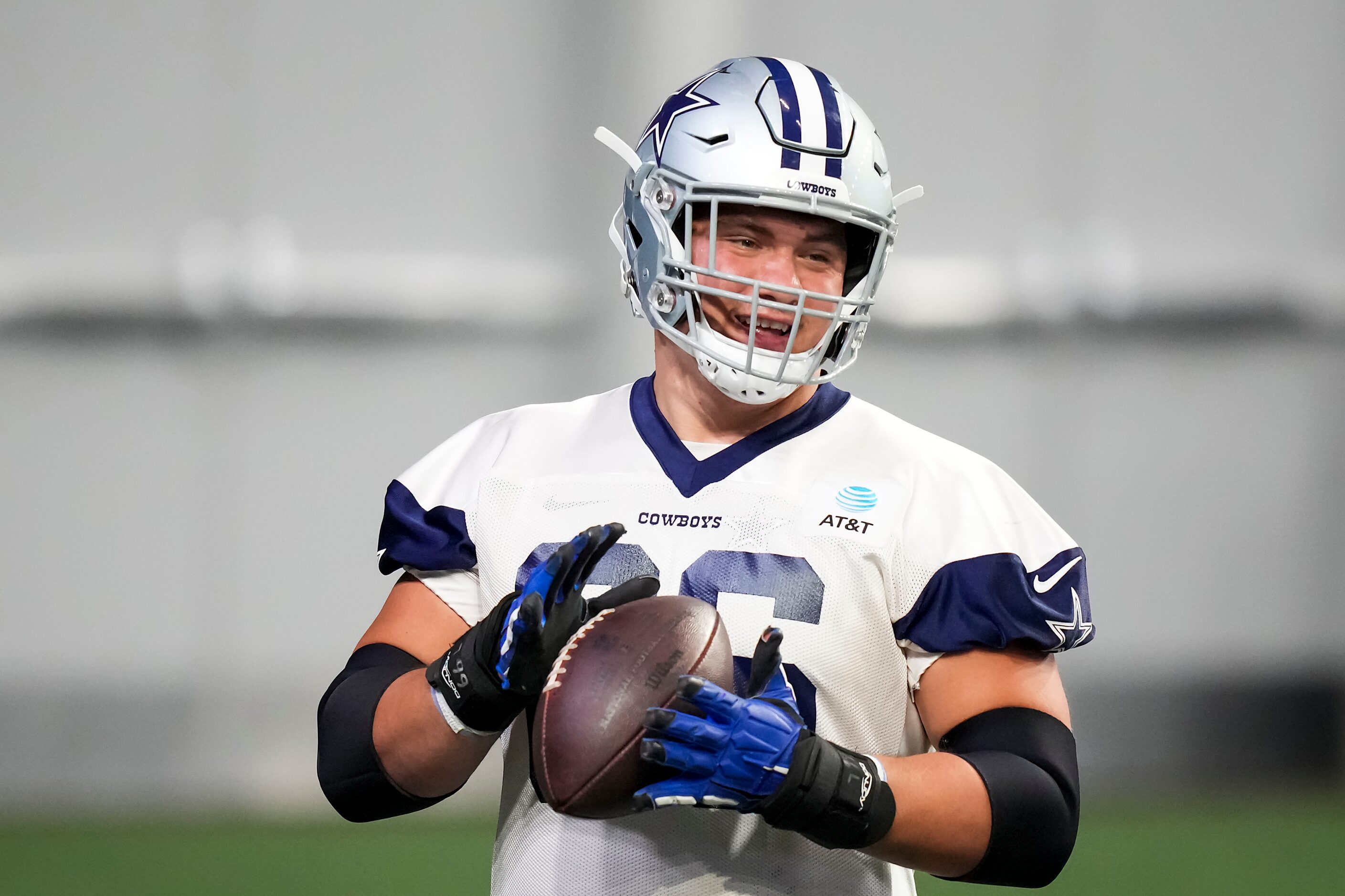 Dallas Cowboys guard Connor McGovern participates in a drill during the OTA team's practice...