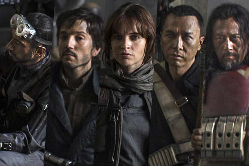 Felicity Jones, al centro, protagonista de Rogue One: A Star Wars Story
