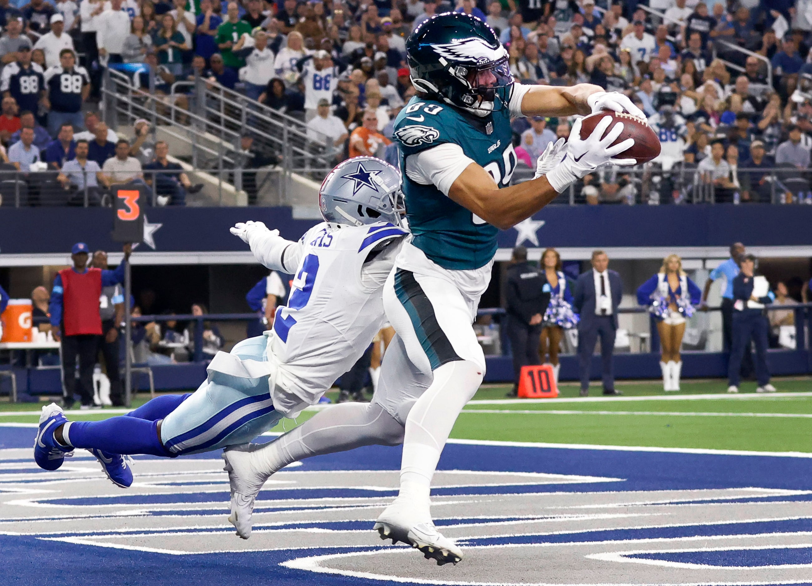 Philadelphia Eagles wide receiver Johnny Wilson (89) pulls in a third quarter touchdown pass...