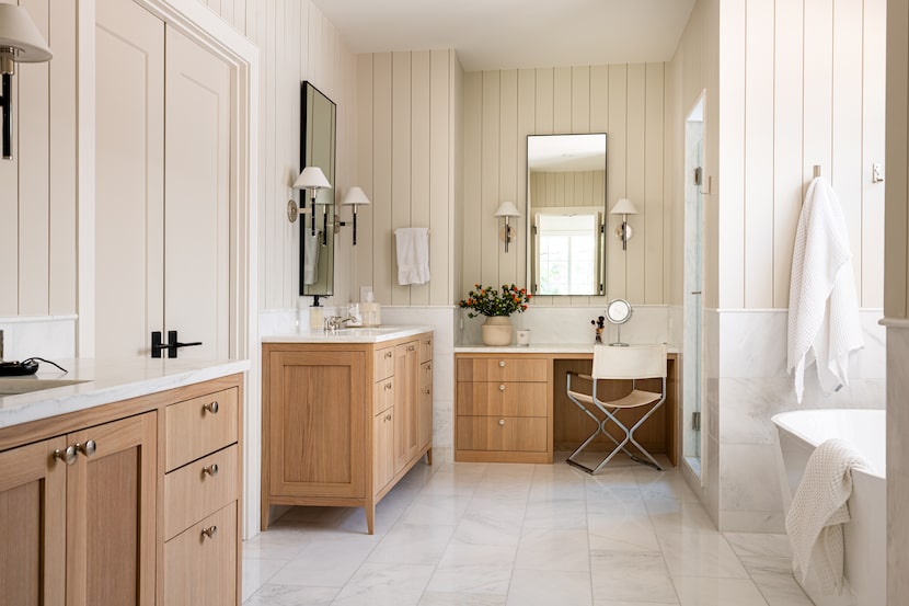 Bathroom in neutral shades