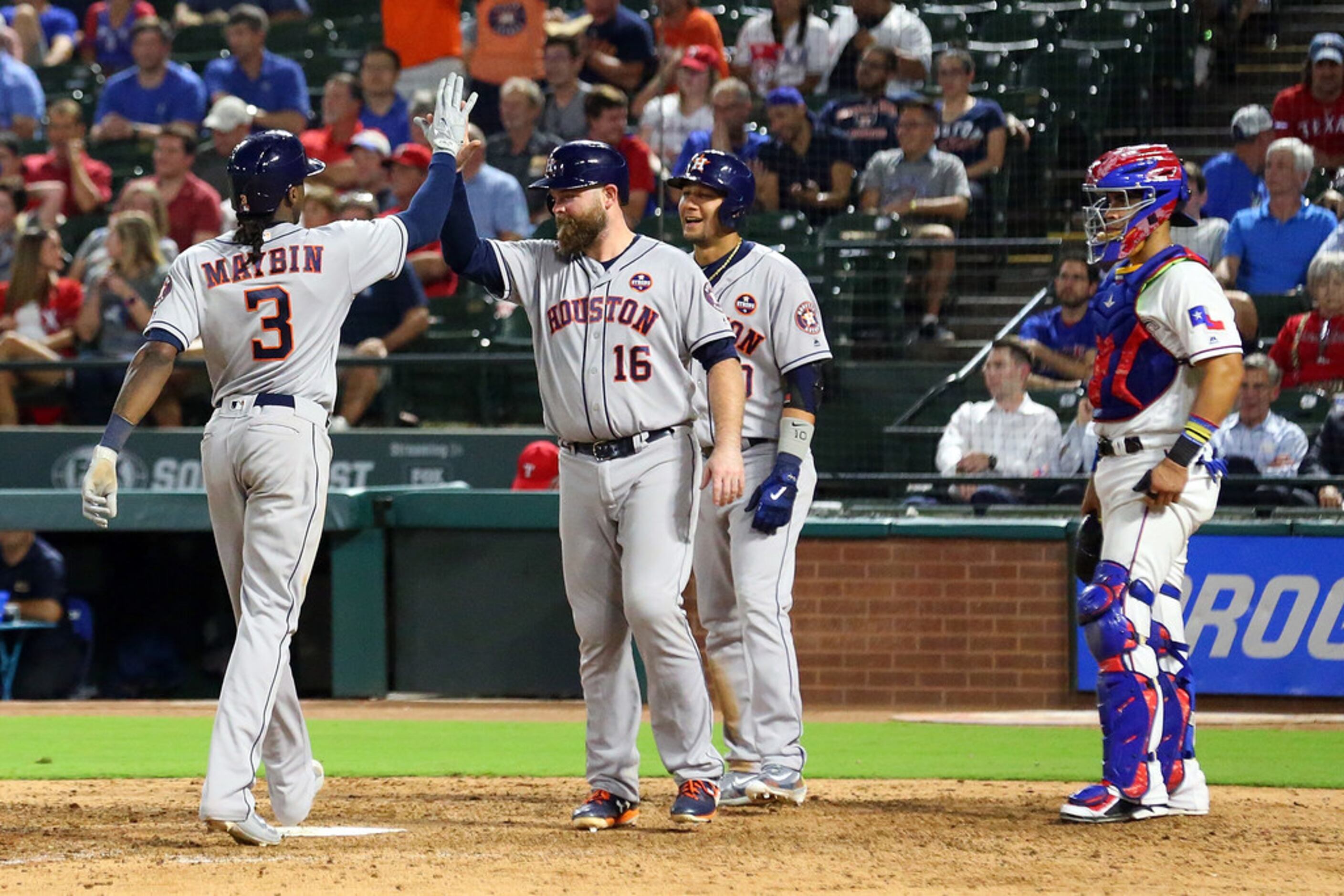 Nine-run inning from Texas eliminates Hurricanes baseball from