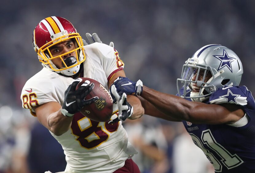 ARLINGTON, TX - NOVEMBER 24:   Jordan Reed #86 of the Washington Redskins catches a deep...