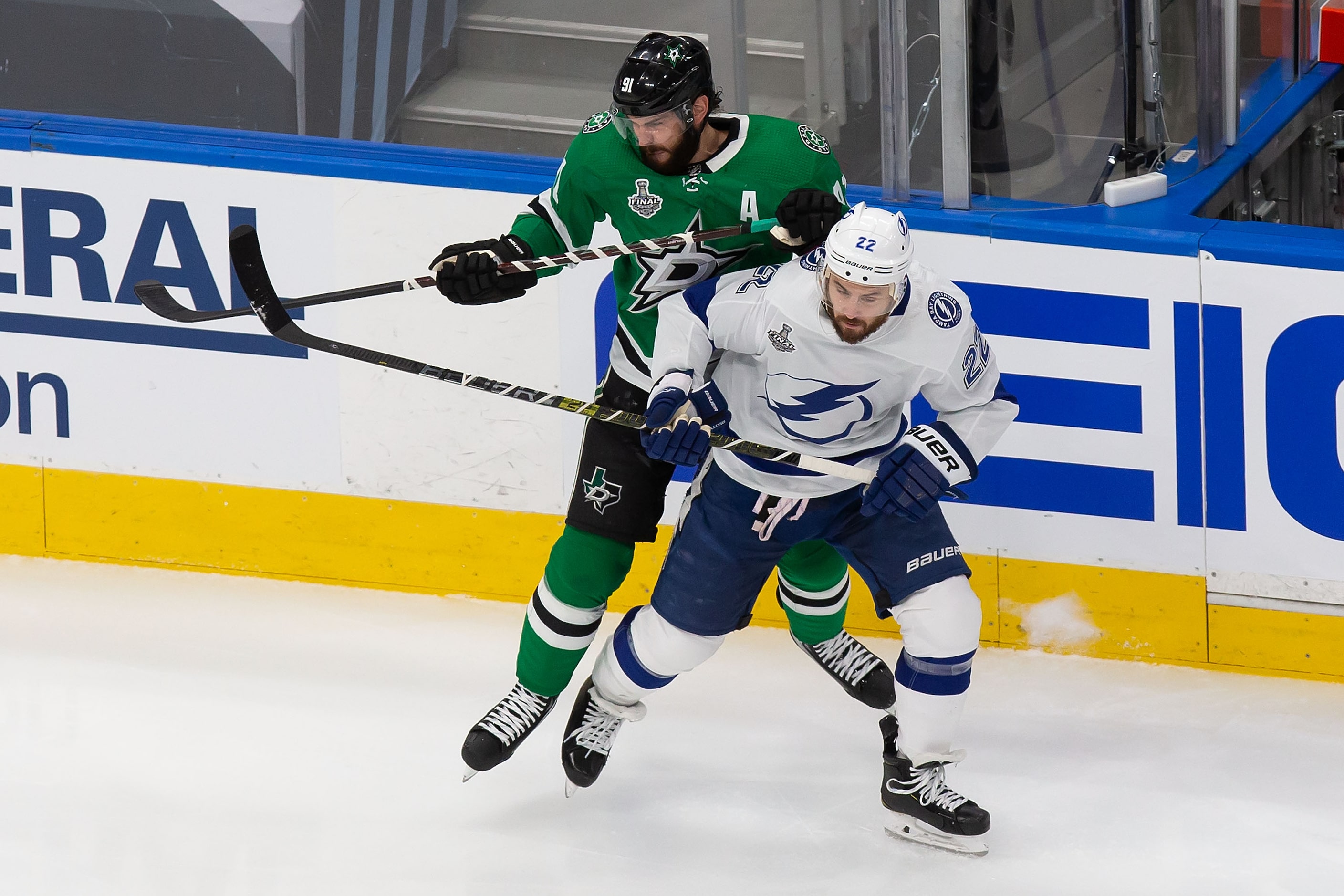 Tyler Seguin (91) of the Dallas Stars battles against Kevin Shattenkirk (22) of the Tampa...