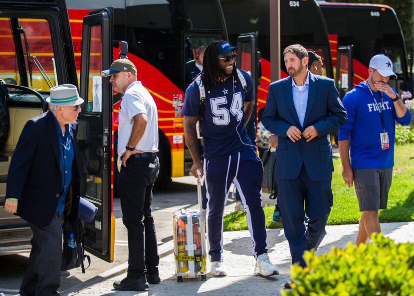 Dallas Cowboys linebacker Jaylon Smith arrives alongs with other players, staff and coaches...