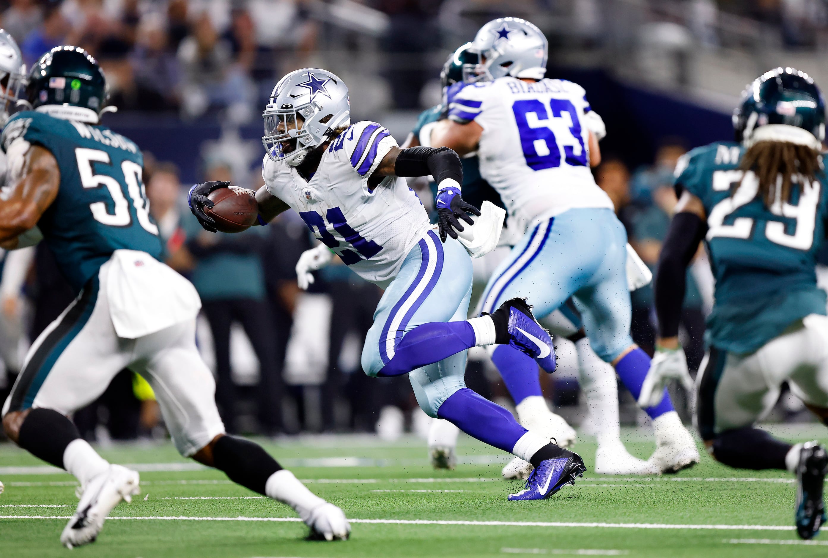 Arlington, United States. 24th Dec, 2022. Dallas Cowboys CeeDee Lamb makes  a 36-yard touchdown catch against the Philadelphia Eagles during their NFL  game at AT&T Stadium in Arlington, Texas on Saturday, December