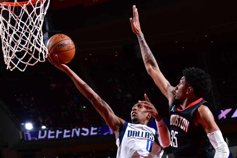 HOUSTON, TX - JANUARY 4: Josh Richardson #0 of the Dallas Mavericks shoots the ball against...