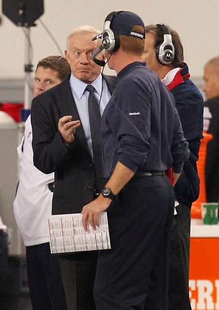 Dallas owner Jerry Jones talks with Dallas Cowboys head coach Jason Garrett after Tony Romo...