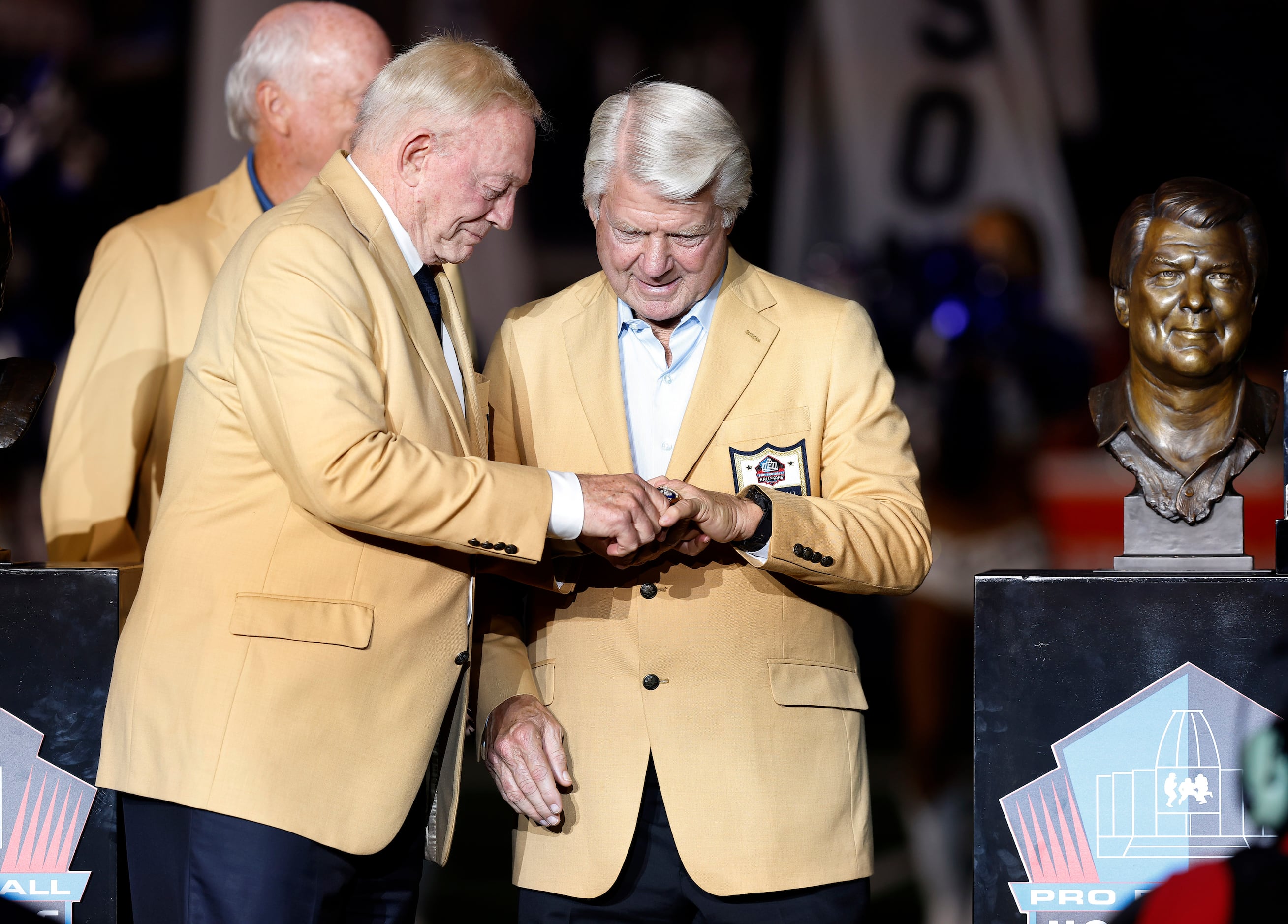 Cowboys' Jerry Jones adds new twist to conversation of Jimmy Johnson in  Ring of Honor