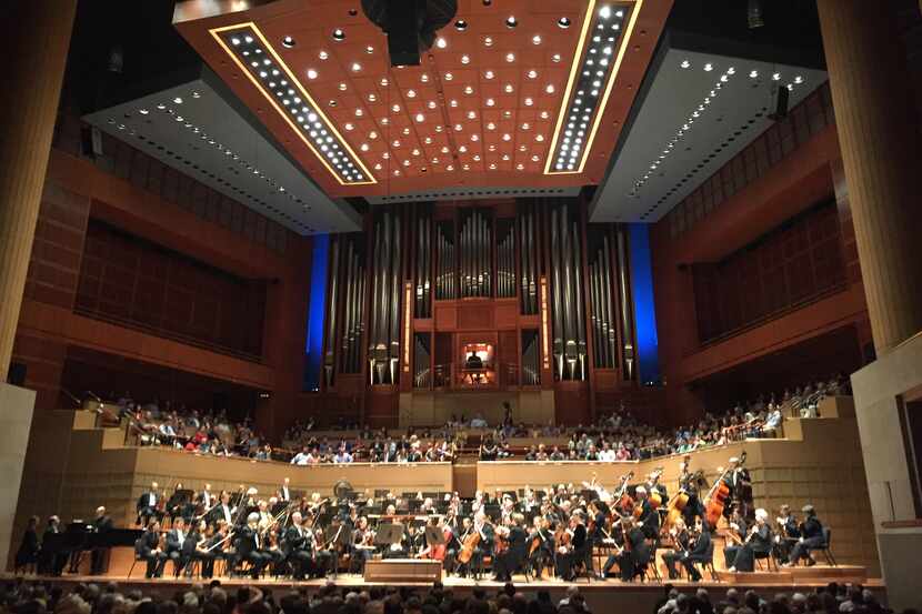  Dallas Symphony Orchestra, preparing to play Saint-Saens Organ Symphony