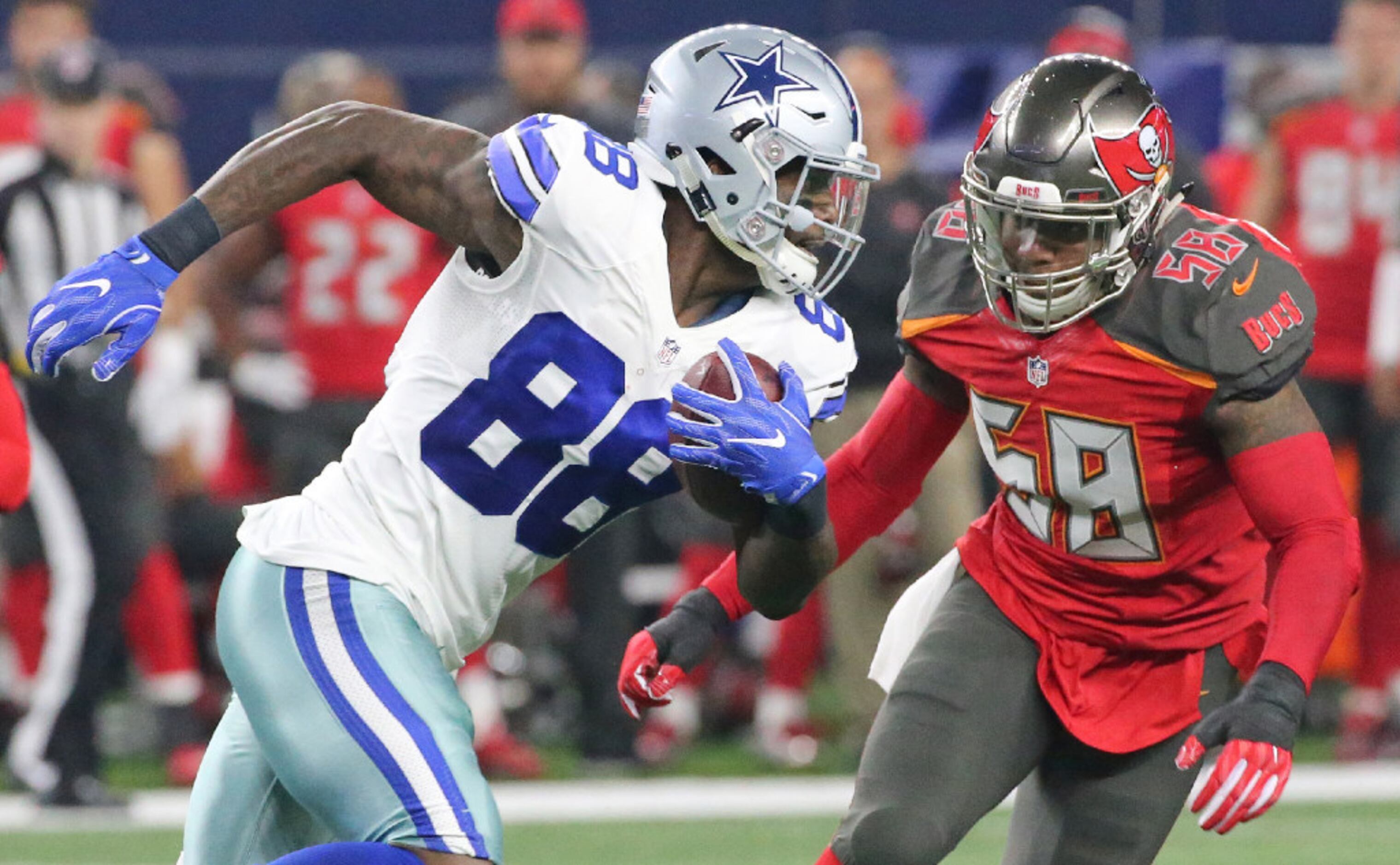 December 10, 2017 - Tampa Bay Buccaneers middle linebacker Kwon Alexander  (58) before the game between the